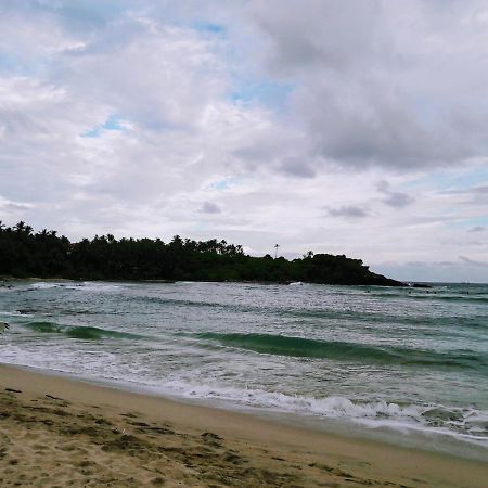 Madiha Ocean Waves Hotel Matara Exterior foto